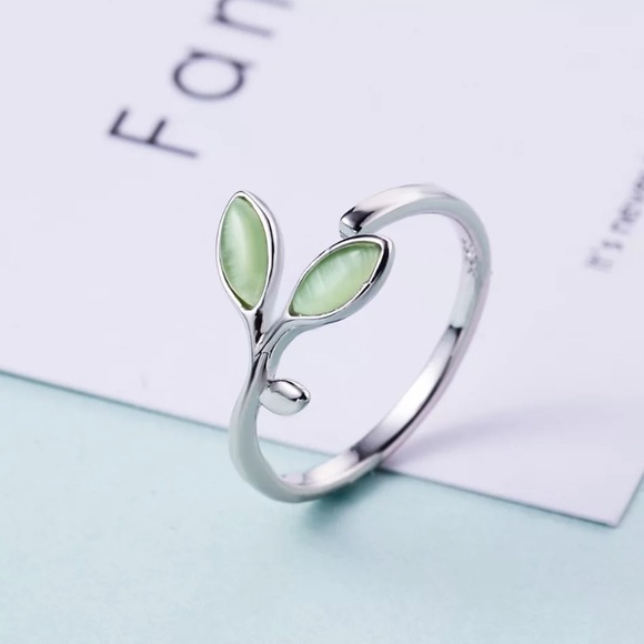 "June" Plant Bud Botanical Silver Minimalist Boho Hippie Adjustable Dainty Ring - Picture 5 of 7